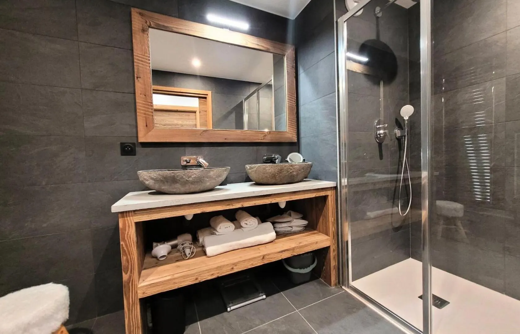 לה ג'ט Residence Le Confidentiel - Appartement Neuf En Plein Centre, 8 Personnes Mae-2441 0*, לה ג'ט צרפת